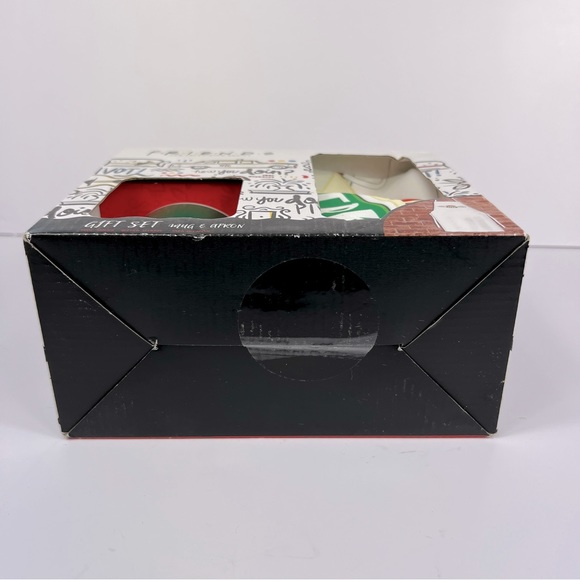 FRIENDS Central Perk TV Series Apron & Green Mug Set NIB - Picture 9 of 10